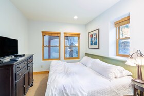 Bear Creek Lodge