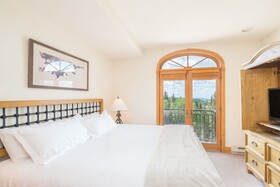 Bear Creek Lodge