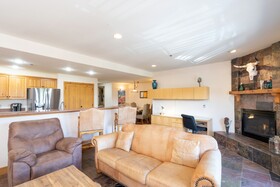 Bear Creek Lodge