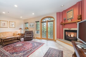 Bear Creek Lodge