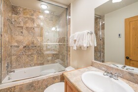Bear Creek Lodge