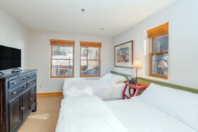 Bear Creek Lodge