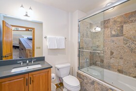 Bear Creek Lodge