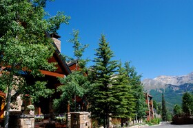 Bear Creek Lodge