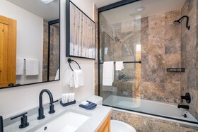 Bear Creek Lodge