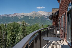 Bear Creek Lodge