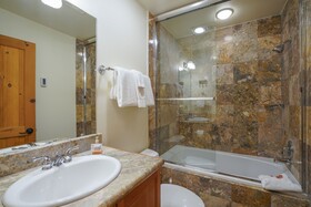 Bear Creek Lodge