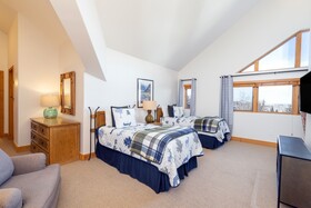 Bear Creek Lodge