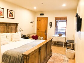 Bear Creek Lodge