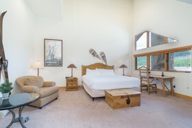 Bear Creek Lodge