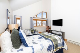 Bear Creek Lodge