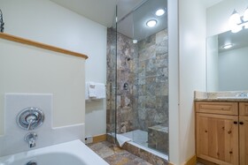 Bear Creek Lodge