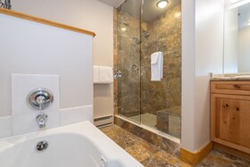 Bear Creek Lodge
