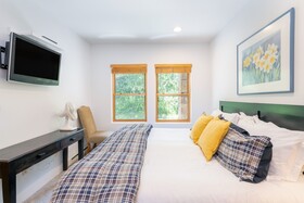 Bear Creek Lodge