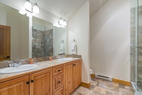 Bear Creek Lodge