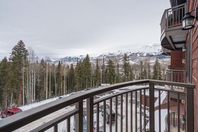 Bear Creek Lodge