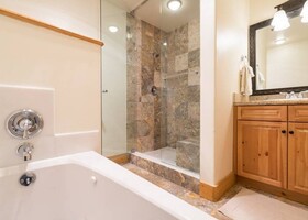 Bear Creek Lodge