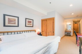 Bear Creek Lodge
