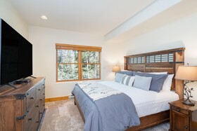 Bear Creek Lodge