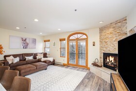 Bear Creek Lodge