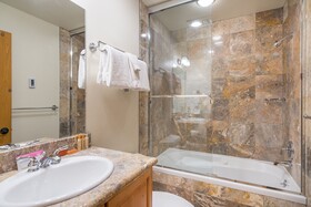 Bear Creek Lodge