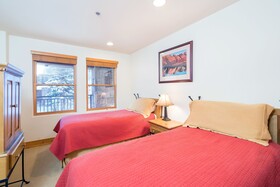 Bear Creek Lodge