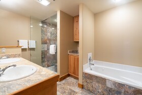 Bear Creek Lodge