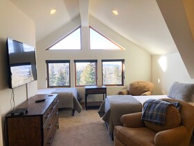 Bear Creek Lodge