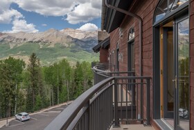 Bear Creek Lodge