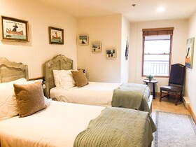 Bear Creek Lodge