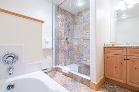 Bear Creek Lodge