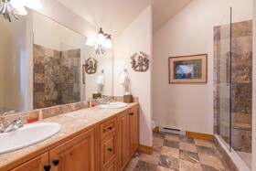 Bear Creek Lodge