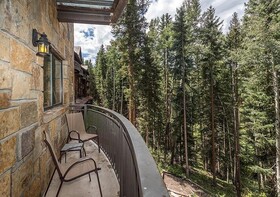 Bear Creek Lodge
