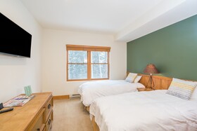 Bear Creek Lodge