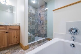Bear Creek Lodge