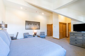 Bear Creek Lodge
