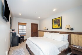 Bear Creek Lodge