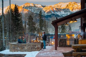 Bear Creek Lodge