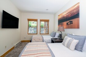 Bear Creek Lodge