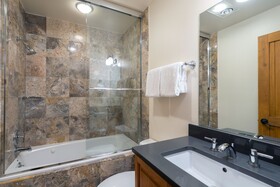 Bear Creek Lodge