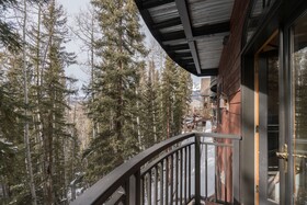 Bear Creek Lodge