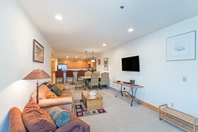 Bear Creek Lodge