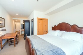 Bear Creek Lodge
