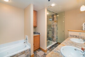 Bear Creek Lodge