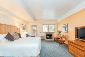 Camels Garden Hotel