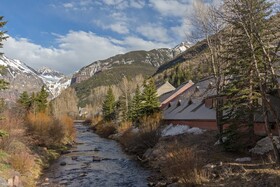 Cimarron Lodge