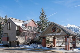 Cimarron Lodge