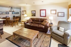 Cimarron Lodge