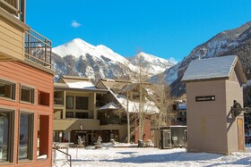 Cimarron Lodge