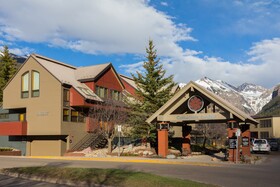 Cimarron Lodge